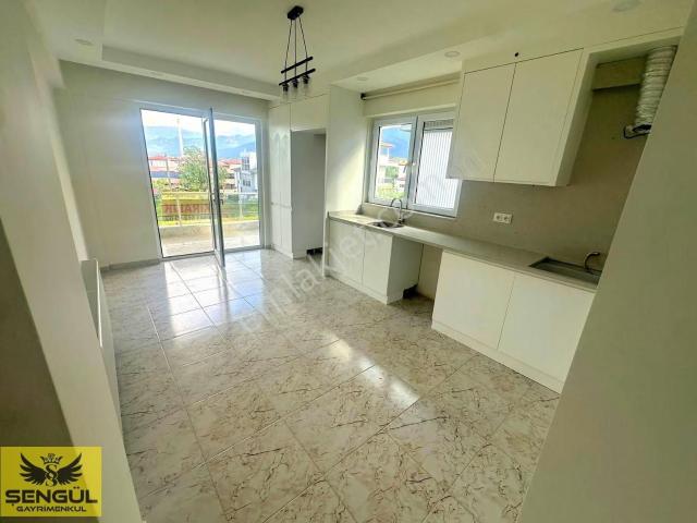 Şengül Gayrimenkul'den Bereketlerde 3+1 Kiralık Daire
