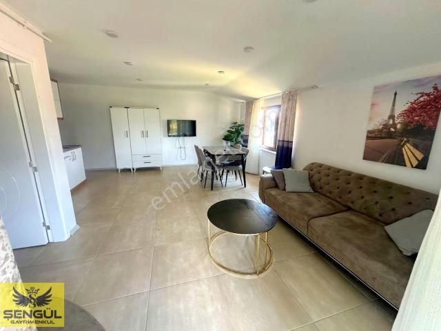 Şengül Gayrimenkul'den Kiralık 1+1 Hastane Karşısı Apart