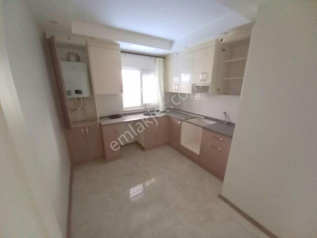 Şengül Gayrimenkul'den Kiralık 2+1 Daire