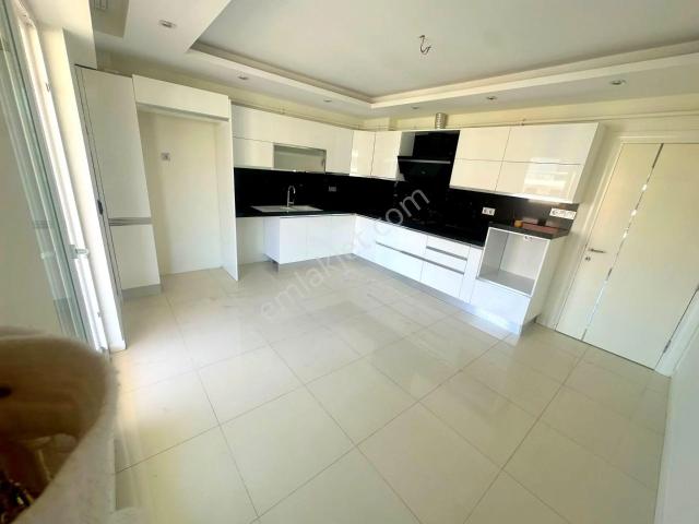 Şengül Gayrimenkul'den Selçukbeyde 4+1 Kiralık Daire