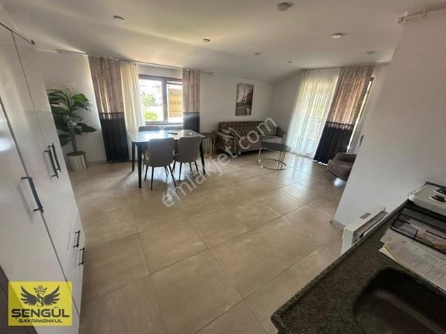 Şengül'den Servergazi Hastane Karşısı Geniş Kiralık Apart