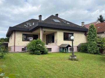 Engelhartstetten Gediegenes Einfamilienhaus mit großem sonnigen Garten