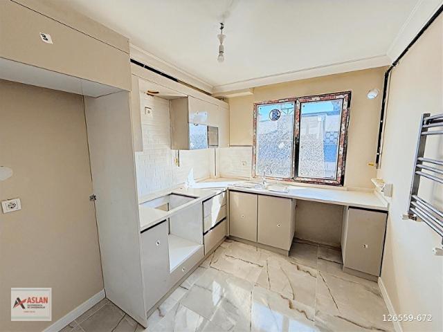 ÇENGELKÖY 2+1 ARAKAT SATILIK DAİRE