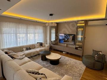 Çengelköy 3,5 +1 sıfır binada premium daire