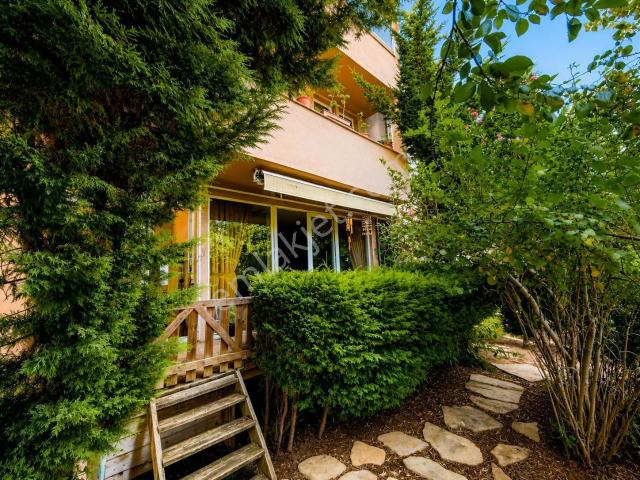 Çengelköy Ata2 De Harika Bahçekatı Geniş Keyifli Balkon 2+1daire