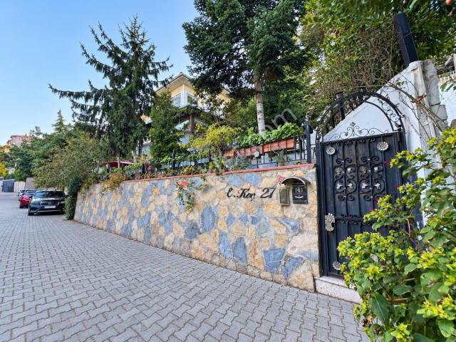 Çengelköy Ata 2 Sitesinde 180 M2 Eşyalı Dublex Villa