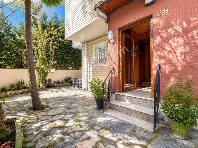 Çengelköy Ata 2 Sitesinde_çıkışa Yakın Triplex Villa