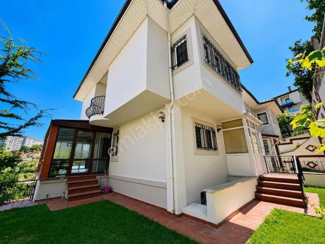 Çengelköy Ata 2 Sitesinde Hakim Konumda 180m2 Dublex Villa