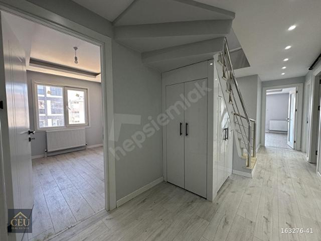 ÇENGELKÖY BAHÇELİEVLER DE 5+2 K.OTOPARK GENİŞ DUBLEX