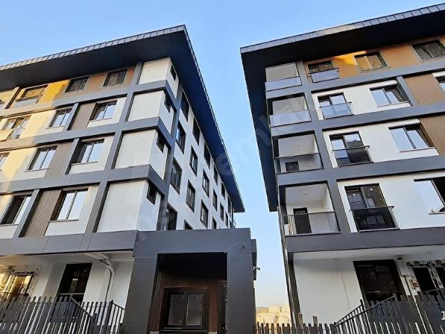 ÇENGELKÖY BAHÇELİEVLERDE SİTEDE K.OTOPARK 2+1 SATILIK DAİRE