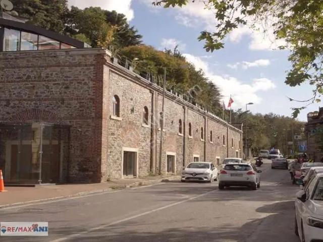Çengelköy 'de Boğaz Manzaralı Bahçe Katı Kiralık 3+1 Daire