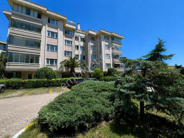 Çengelköy Doktorlar Sitesinde 155m2 Masrafsız Keyifli Daire