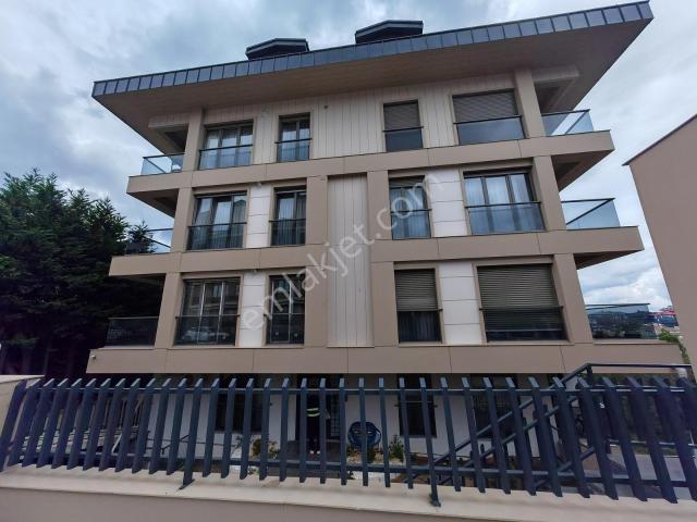 Çengelköy Güzeltepe'de Şehir Manzaralı 5+1 Satılık Dubleks Daire
