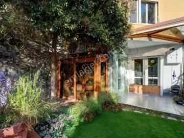 Çengelköy Kaleseramik Evleri 'nde Özel Dizaynlı Kiralık Tripleks