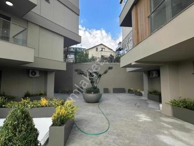 Çengelköy Sırtlarında Güzel Bir Sitede 1+1 Sıfır Daire