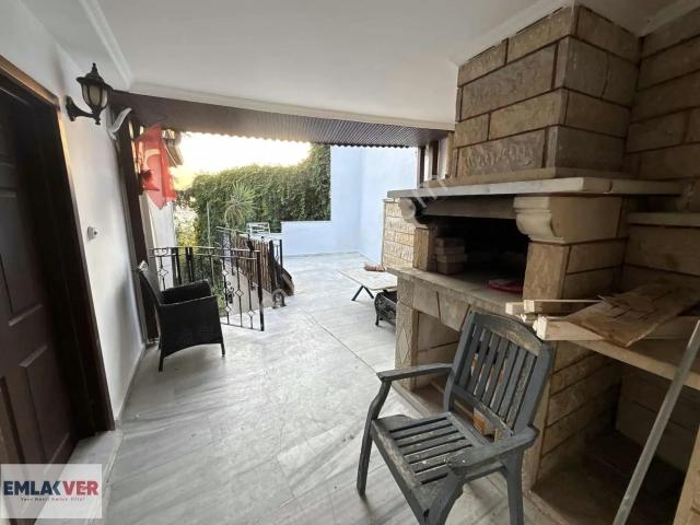Çengelköy'de Boğaz Manzaralı,verandalı,barbekülü Prestijli Yaşam