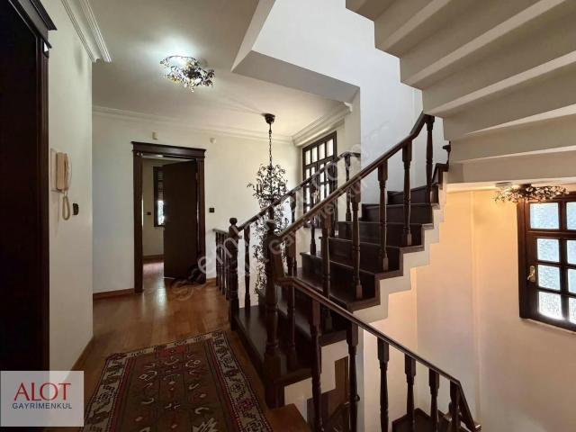 Çengelköyde Satılık Villa