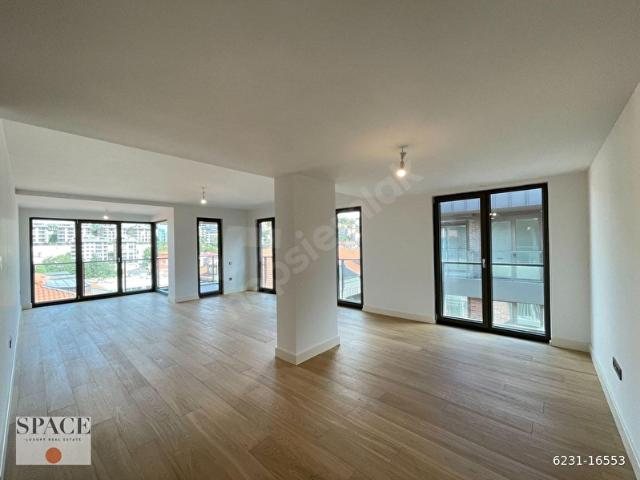 ÇENGELKÖY'DE SATILIK 4+2 ÇATI DUBLEKSİ DAİRE