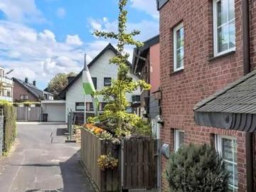 Engelsholt 93 Wohnhaus mit separater Anliegerwohnung
