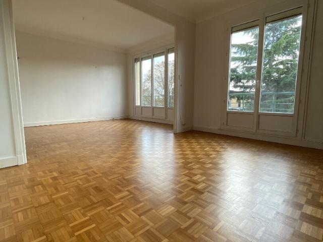 enghienappartement 2/3 pièces dernier étage avec ascenseur