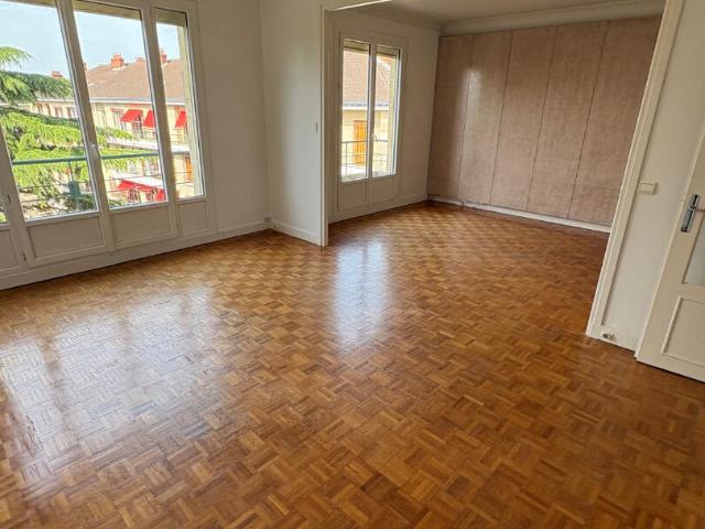 enghienappartement 2/3 pièces dernier étage avec ascenseur