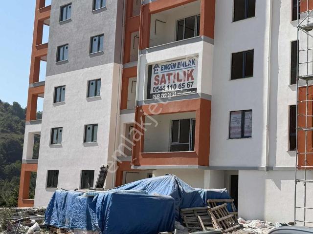 Engin Emlaktan Devlet Hastanesi Acil Karşısı Satlık 1+1 Daire