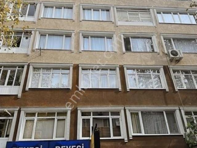Engin Erdem'den Merterde Satılık 2+1 Otoparklı Daire