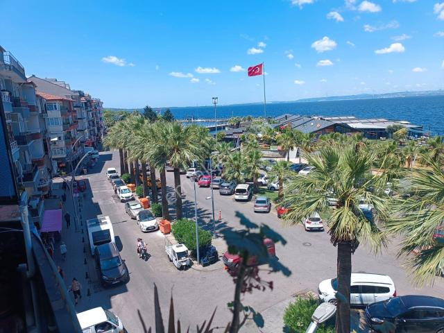 Engindeniz Emlak'tan Karamürsel Sahilde Satılık 3+1 Oda Daire
