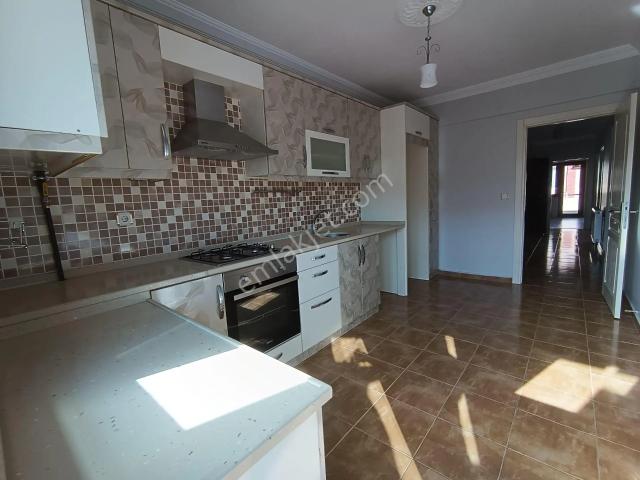 Engindeniz Emlak'tan Kiralık Sarıkum'da 3+1 Oda Daire.