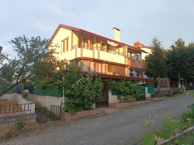 Engindeniz Emlak'tan Satılık 4+1 Odalı Müstakil Bahçeli Ev