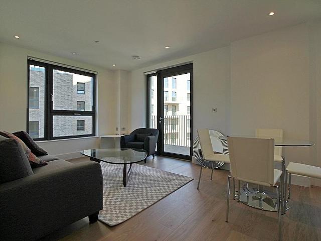 Engineers Way, Wembley, HA9 2 bed flat to rent £2,450 pcm £565 pw