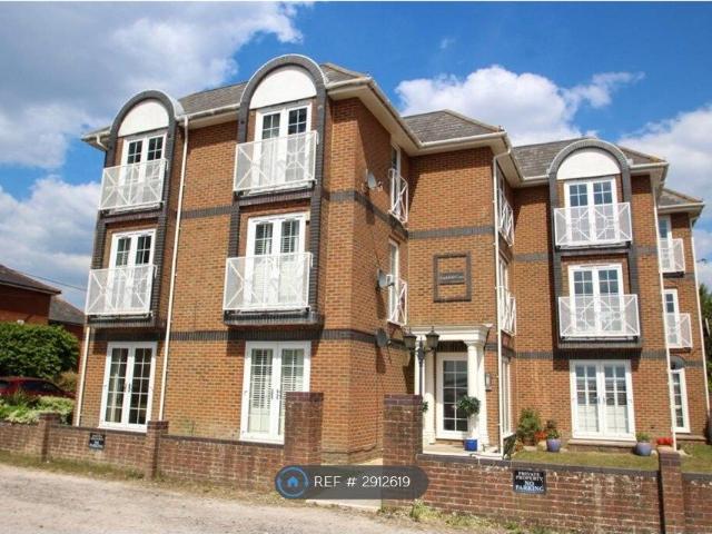 Englefield Court, Southampton SO31, 2 bed flat to rent, £1,250 pcm | PrimeLocation