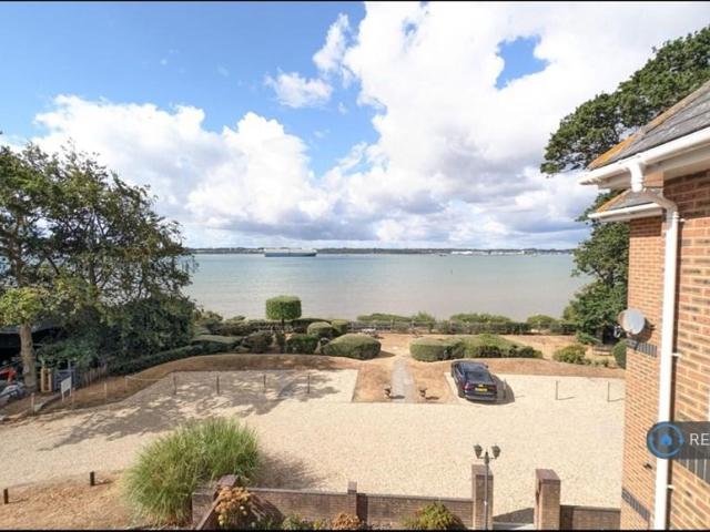 Englefield Court, Southampton, SO31 2 bed flat to rent £1,350 pcm £312 pw