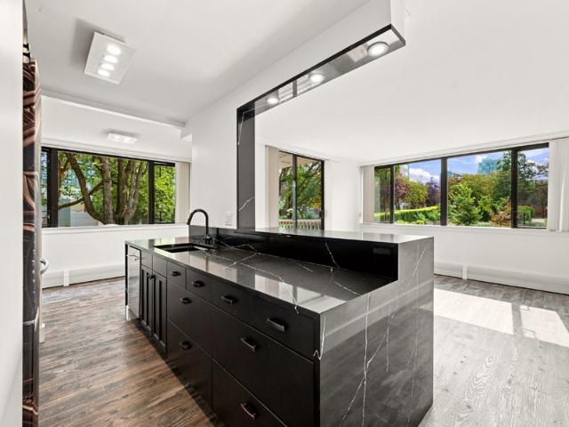 English Bay Living – 1 Bedroom Pet Friendly Unit with Parking! | Available Immediately