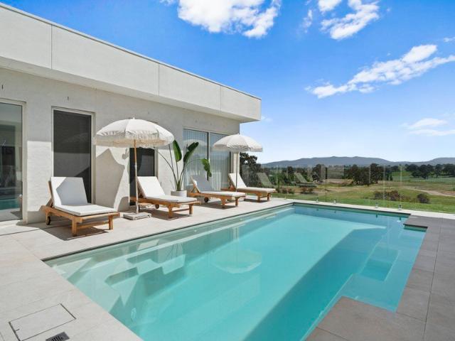 Enjoy that holiday feeling everyday in your own private resort!