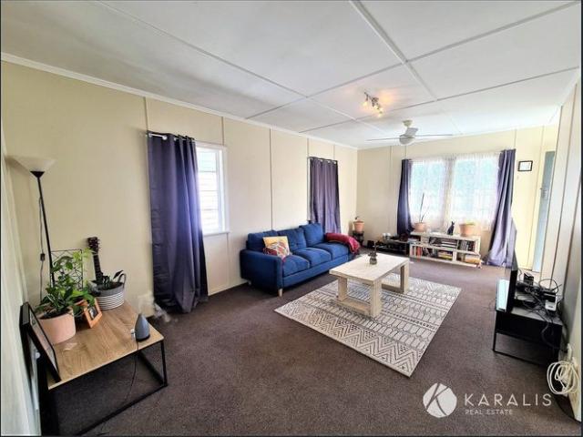 Enjoy the Convenience this Home Can Offer Close to Shops, Transport and Schools