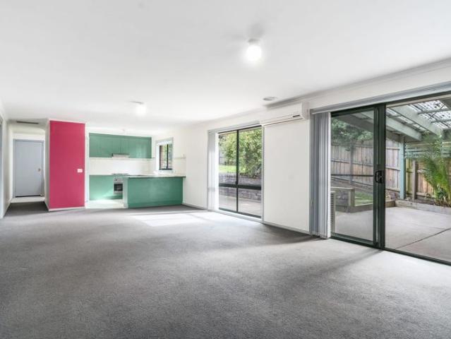 Enjoy the Clifton Springs Lifestyle in This Well Located Home