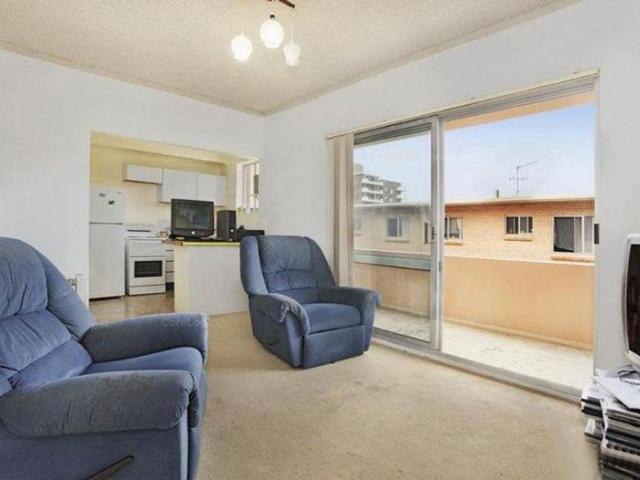 Enjoy the Lifestyle 2 Bedroom Apartment Close to Town