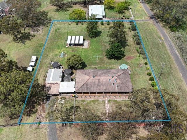Enjoy the Peace and Quiet on 1 Acre