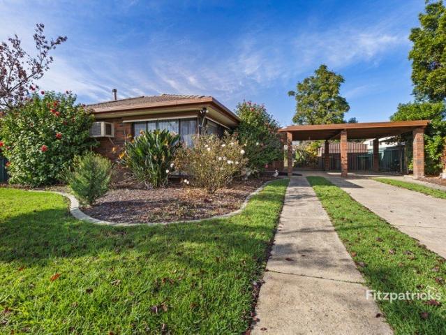 Enjoy a fantastic lifestyle in a sought after location!