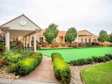 Enjoy a Holiday Lifestyle Everyday At Keilor Retirement Village!