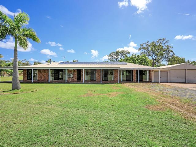 Enjoy a peaceful country life in the 3 bedroom, 2 bathroom home with triple car accommodation set on 3 acres!