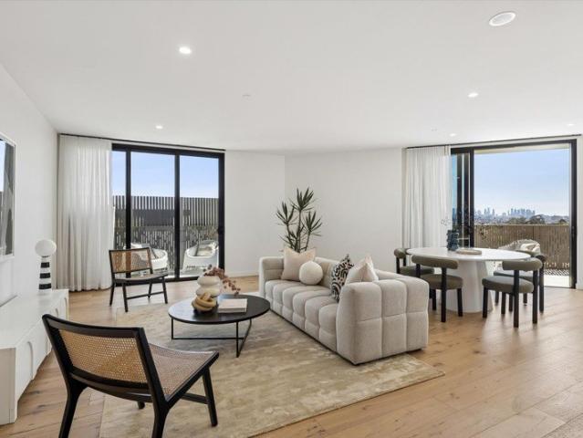 Enjoy City Views from your Dining Table!
