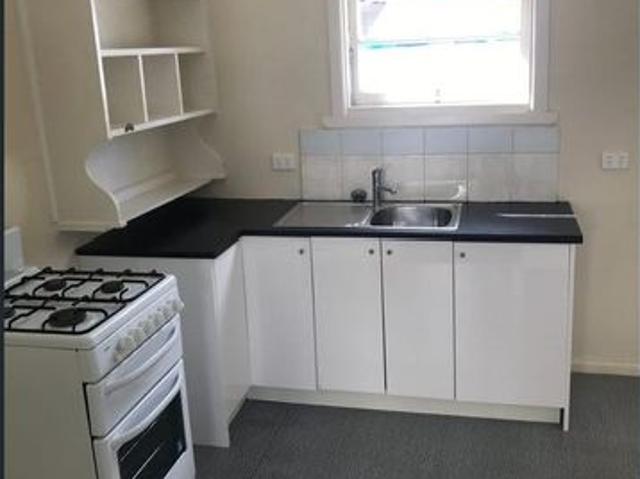 Enjoy convenient living in this neat and affordable one bedroom flat, ideally located just minutes from the town centre and local amenities