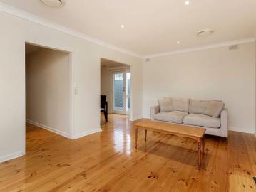 Enjoy convenient living in this well presented unit in the heart of Daw Park