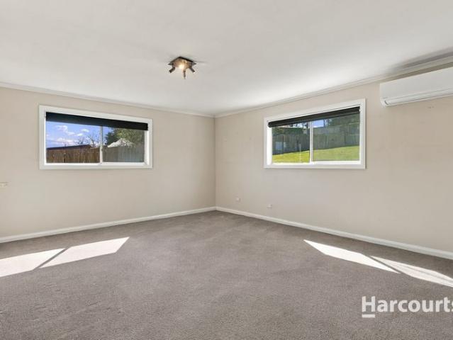 Enjoy Country Living in Pioneer Close to Derby's Famous Mountain Bike Trails