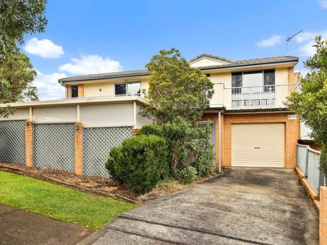 Enjoy Easy Living with Stunning Escarpment Views