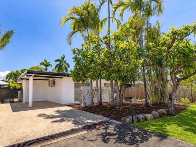 Enjoy Easy Living in This Conveniently Located Unit!