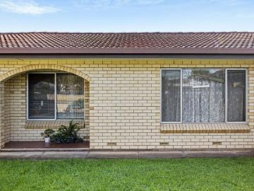 Enjoy Easy Living in a Quiet, Well Maintained Community