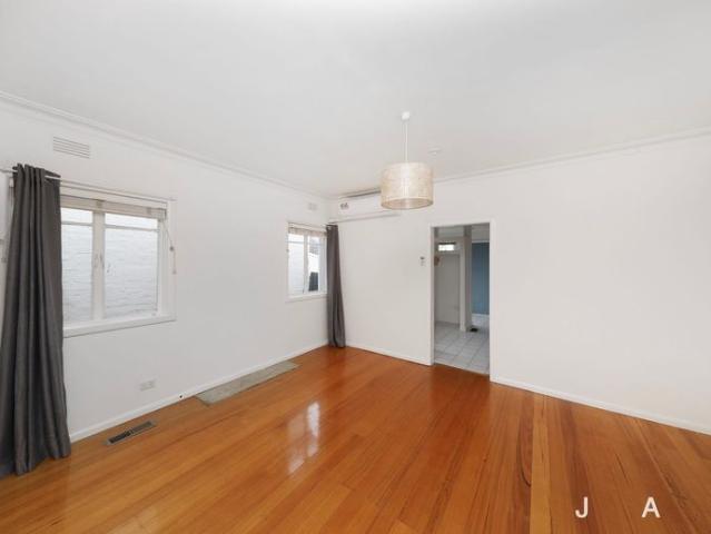 Enjoy Low Maintenance Living In A Highly Sought After Inner City Location